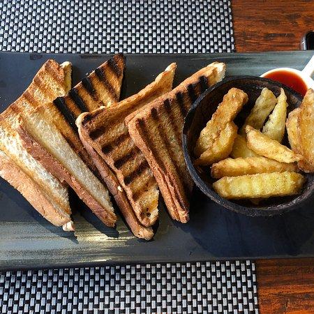 Toro Pub & Restaurant